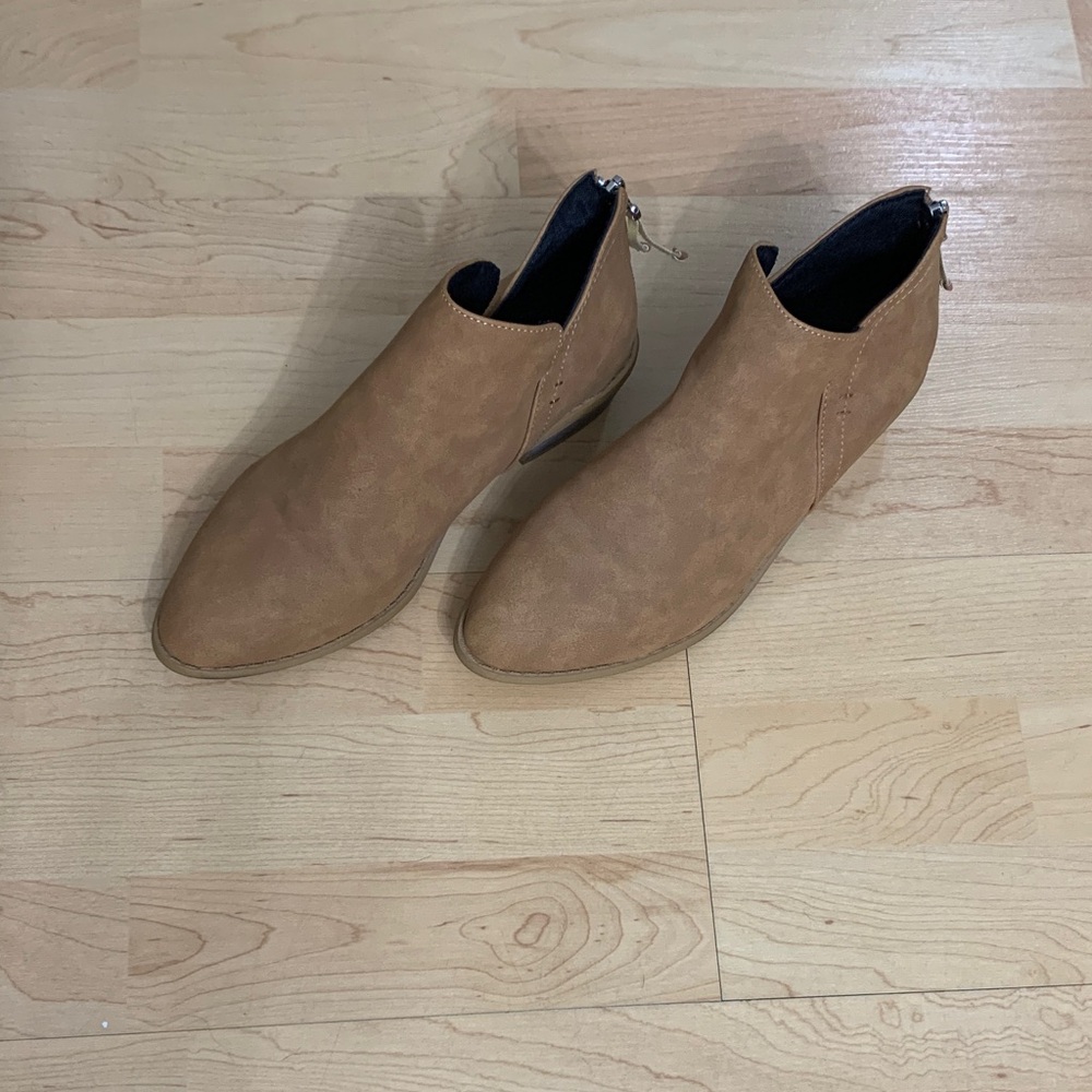 Women’s Tan Ankle Boots